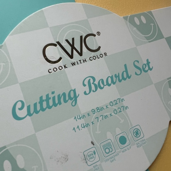 NWT CWC Cutting Board Set - Picture 2 of 3